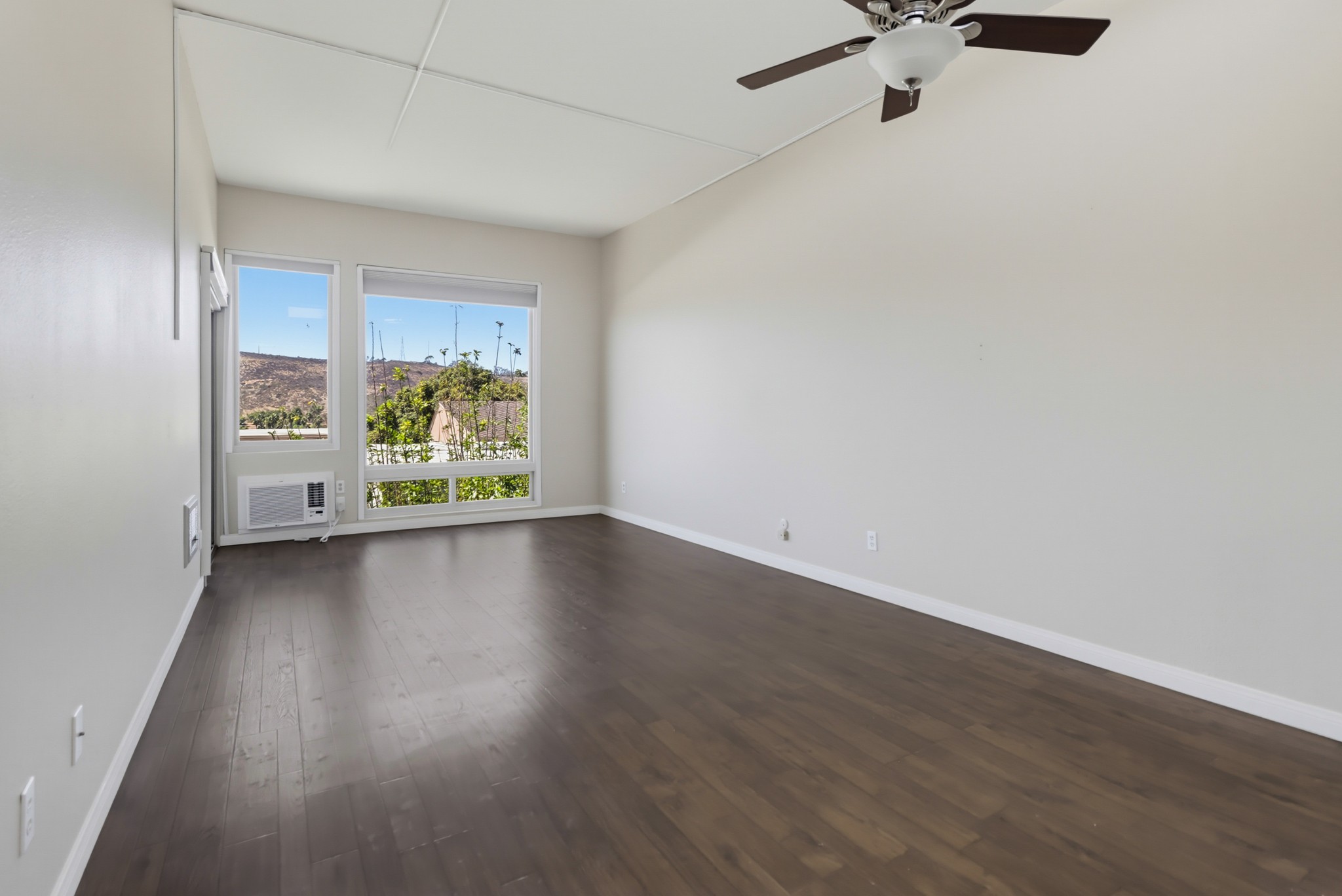 Virtual tour photo 8 of 37 for 6675 Mission Gorge Rd