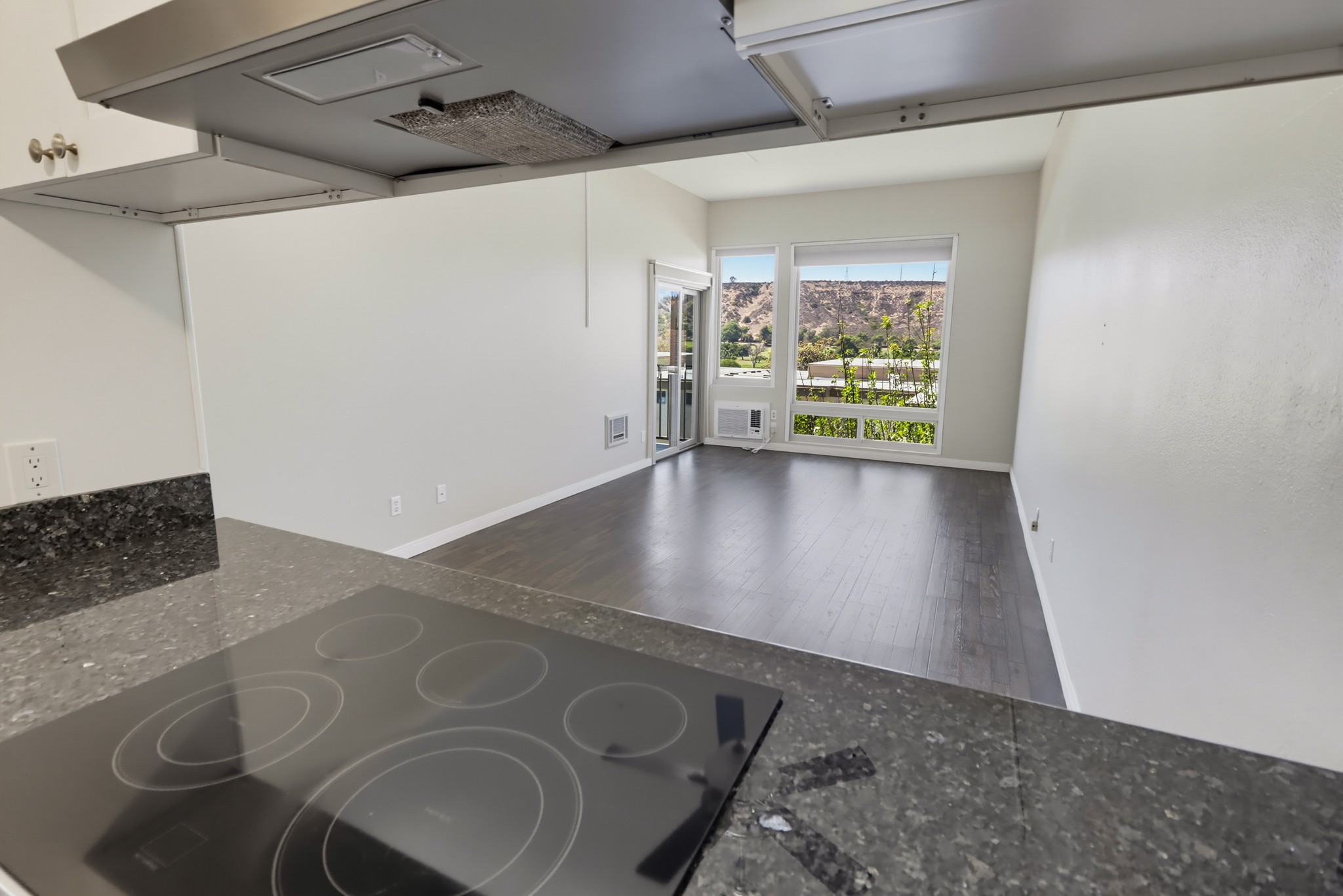 Virtual tour photo 19 of 37 for 6675 Mission Gorge Rd