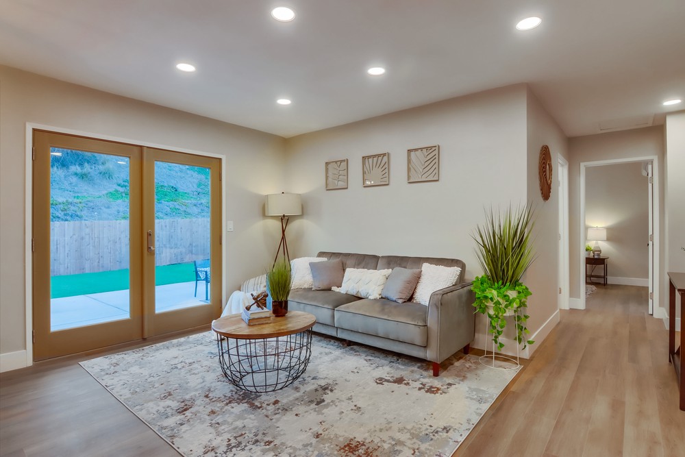 Virtual tour photo 18 of 64 for 670 Bollenbacher St