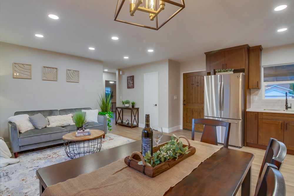 Virtual tour photo 25 of 64 for 670 Bollenbacher St