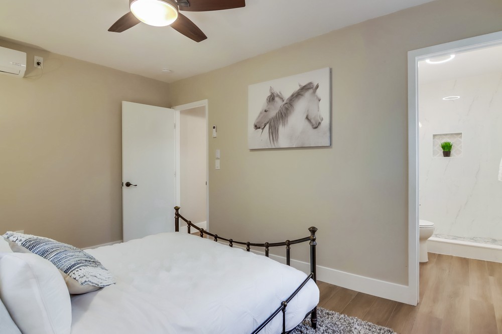 Virtual tour photo 38 of 64 for 670 Bollenbacher St