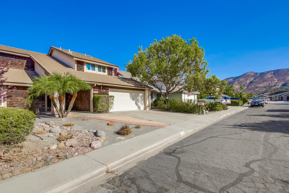 Virtual tour photo 3 of 54 for 6706 Aqueduct Ct