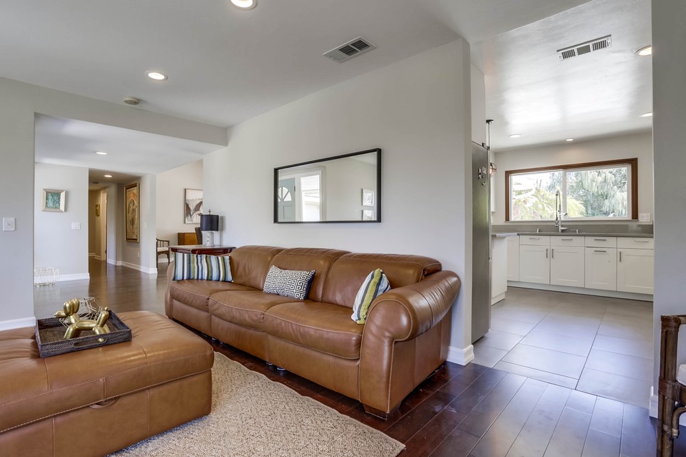 Virtual tour photo 11 of 39 for 6711 Wandermere Dr