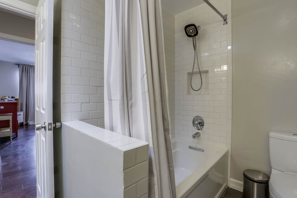 Virtual tour photo 32 of 39 for 6711 Wandermere Dr