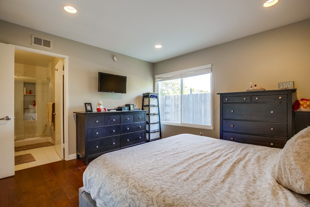 Virtual tour photo 29 of 48 for 6717 Lipmann St