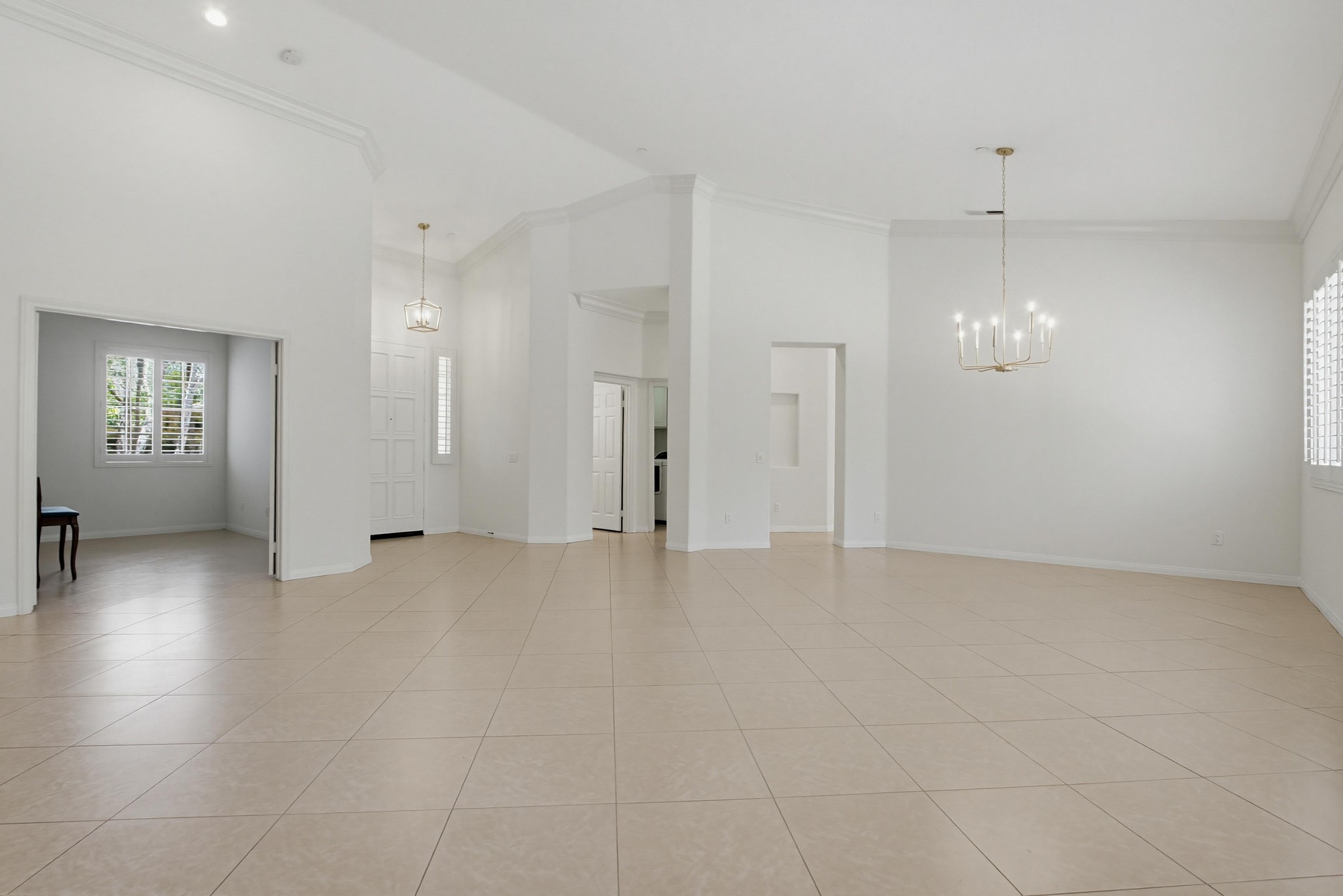Virtual tour photo 12 of 68 for 672 Inverlochy Dr