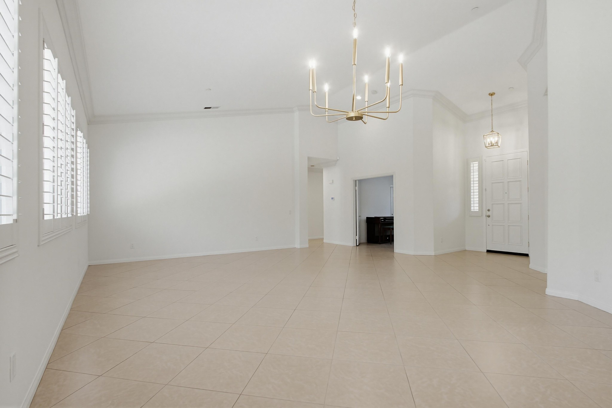 Virtual tour photo 13 of 68 for 672 Inverlochy Dr
