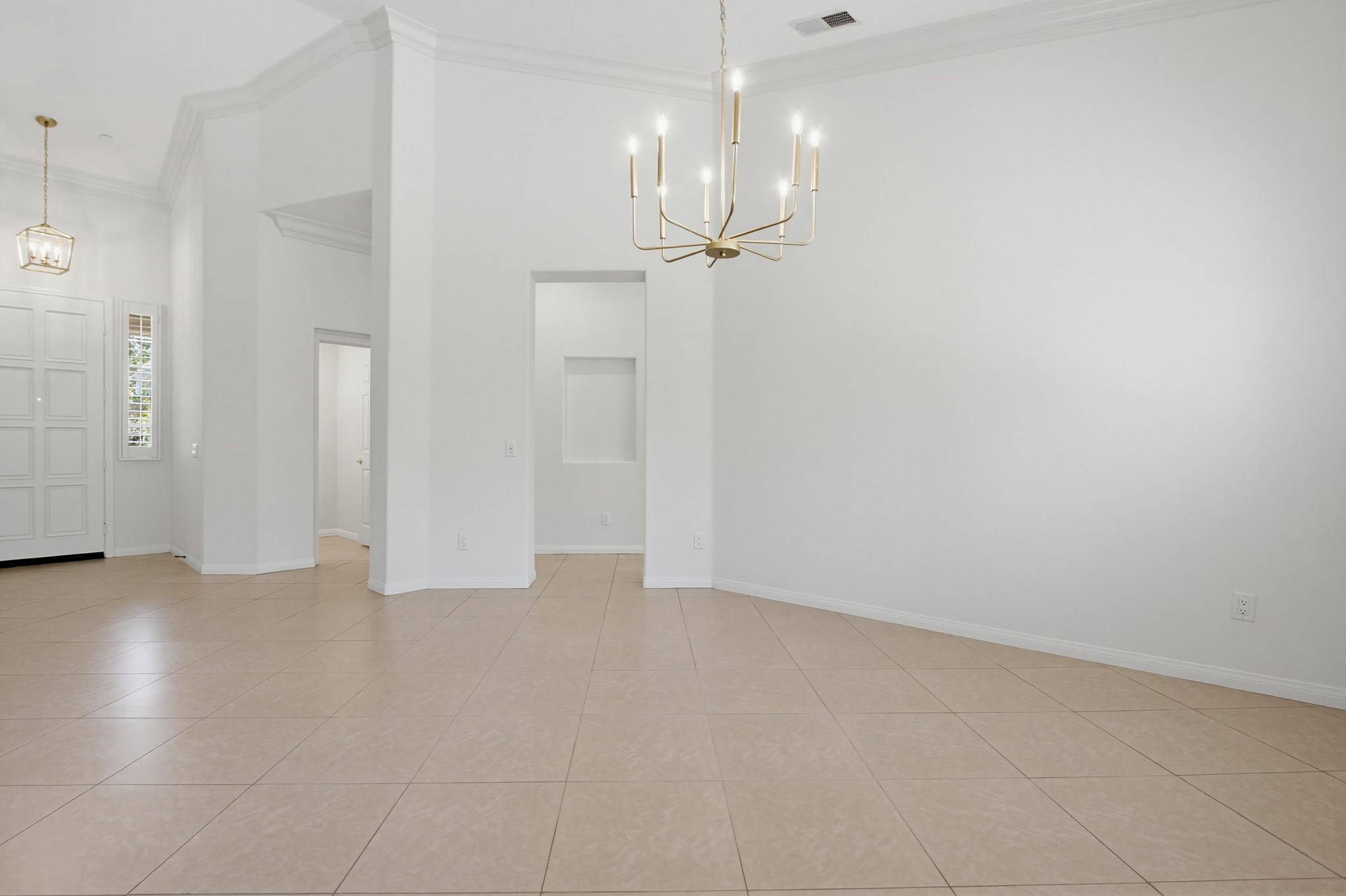 Virtual tour photo 15 of 68 for 672 Inverlochy Dr