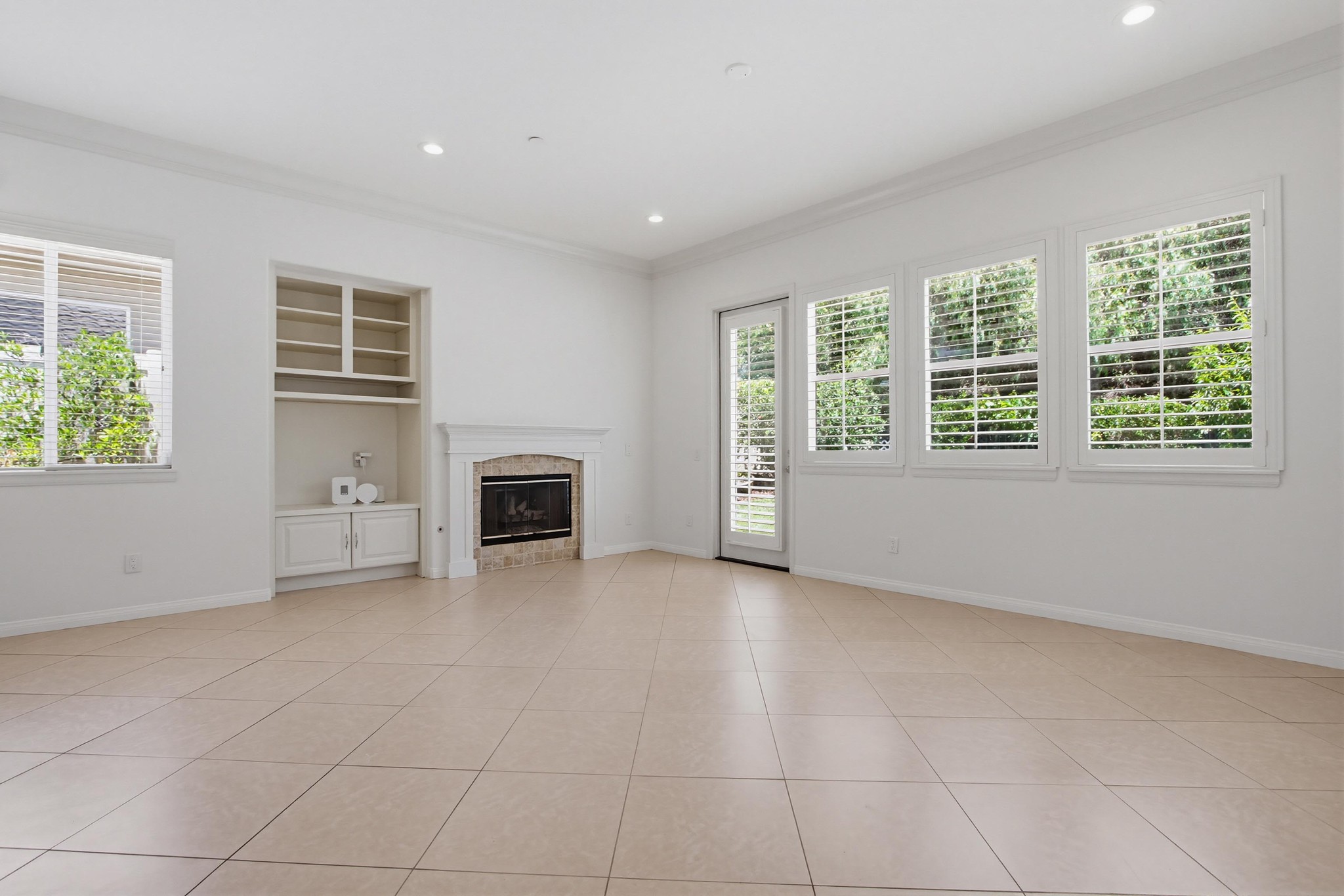 Virtual tour photo 18 of 68 for 672 Inverlochy Dr