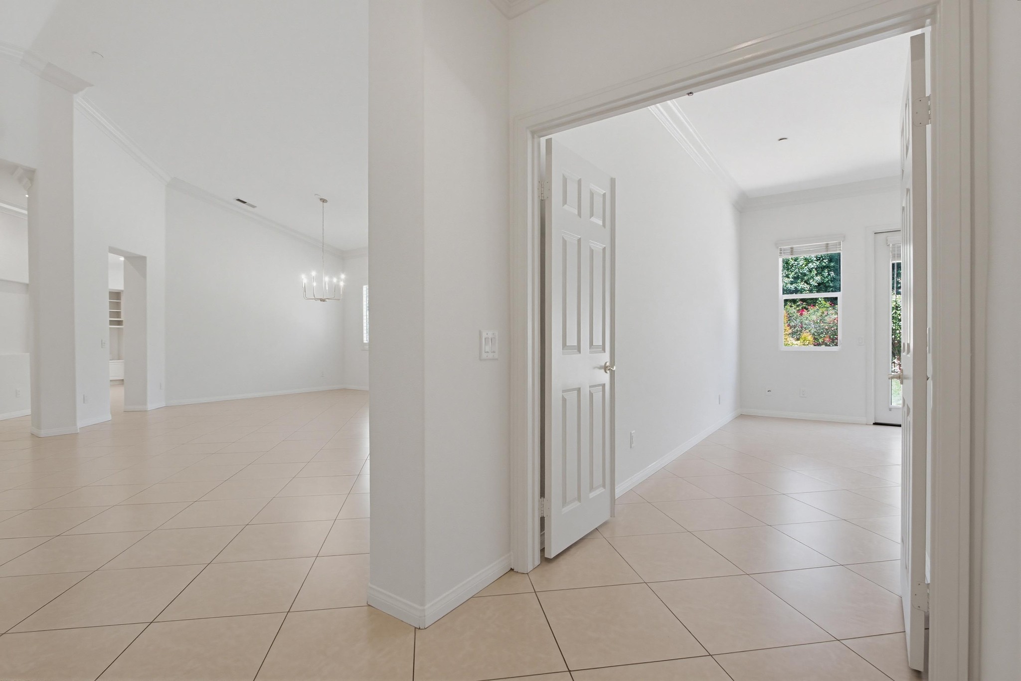 Virtual tour photo 30 of 68 for 672 Inverlochy Dr