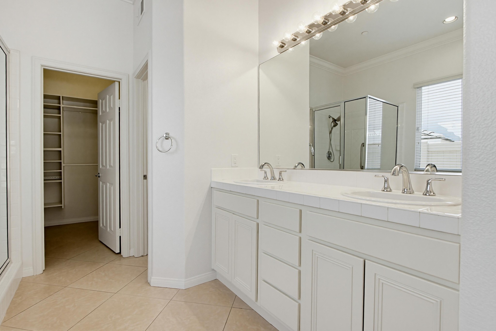 Virtual tour photo 35 of 68 for 672 Inverlochy Dr