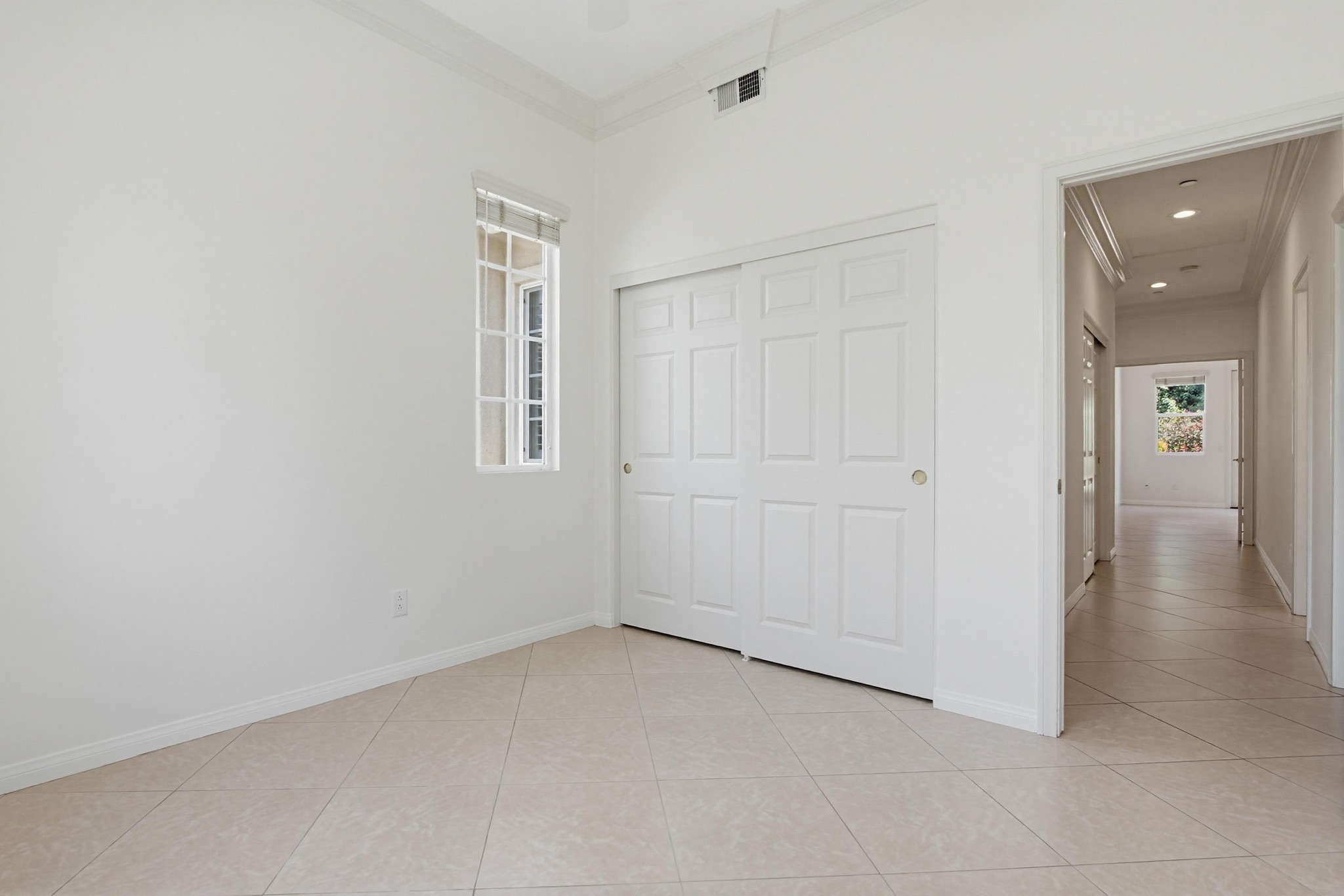 Virtual tour photo 47 of 68 for 672 Inverlochy Dr