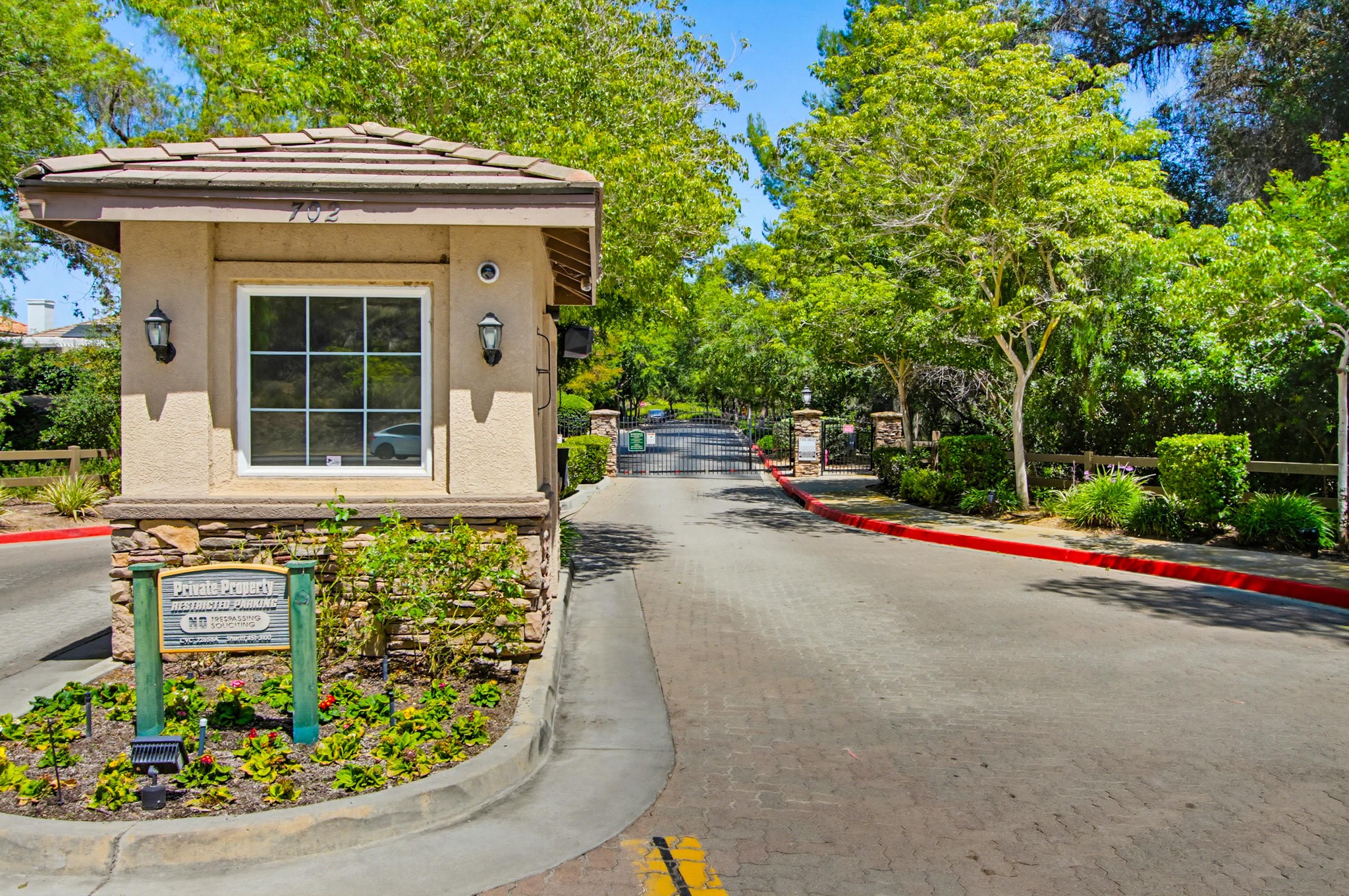 Virtual tour photo 66 of 68 for 672 Inverlochy Dr