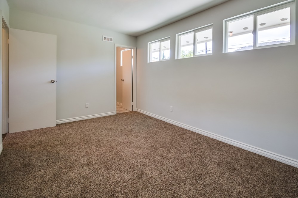 Virtual tour photo 11 of 22 for 6727 Ballinger Ave