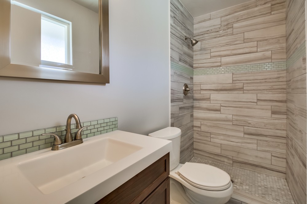 Virtual tour photo 13 of 22 for 6727 Ballinger Ave