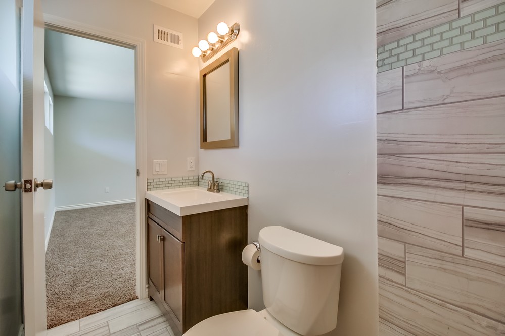 Virtual tour photo 14 of 22 for 6727 Ballinger Ave