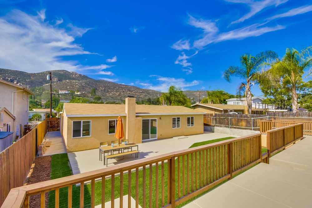 Virtual tour photo 1 of 22 for 6727 Ballinger Ave