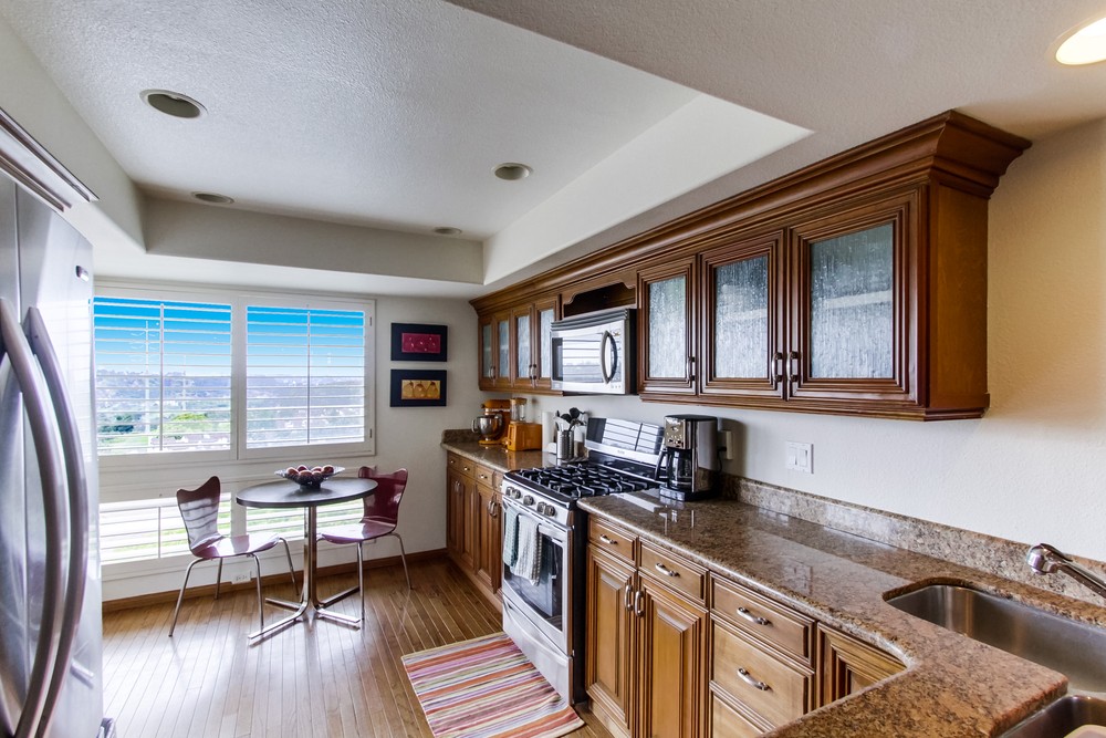 Virtual tour photo 11 of 45 for 6733 Fashion Hills Blvd