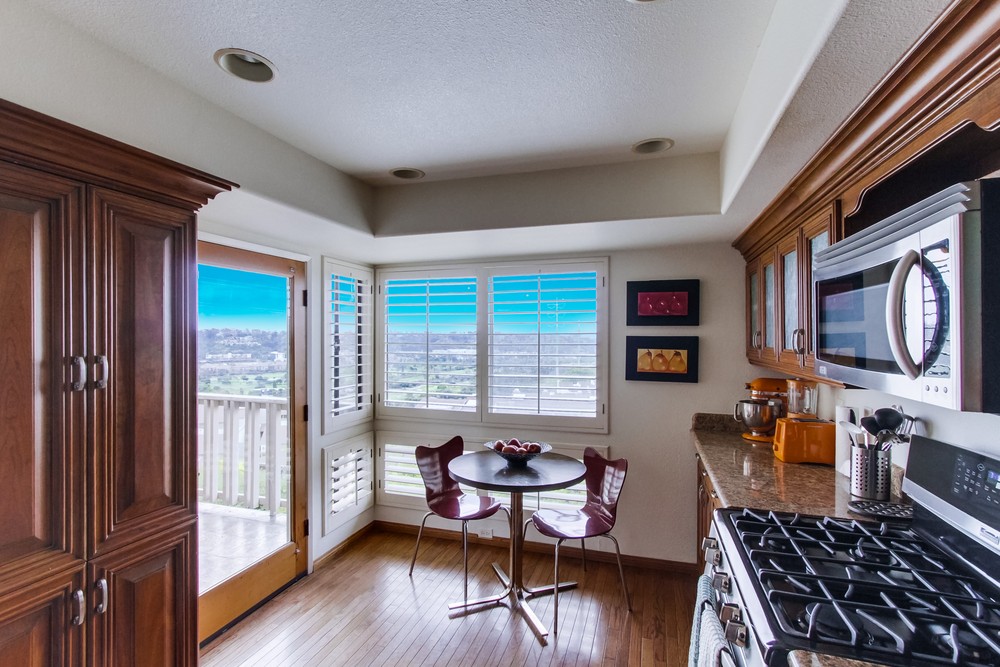 Virtual tour photo 14 of 45 for 6733 Fashion Hills Blvd