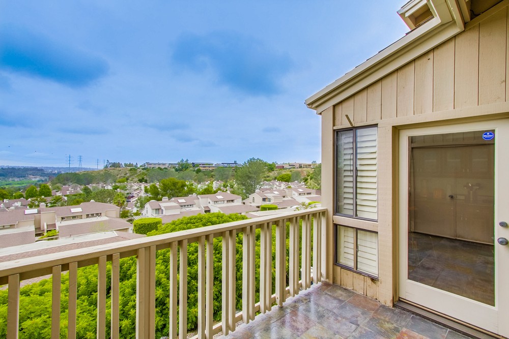 Virtual tour photo 17 of 45 for 6733 Fashion Hills Blvd