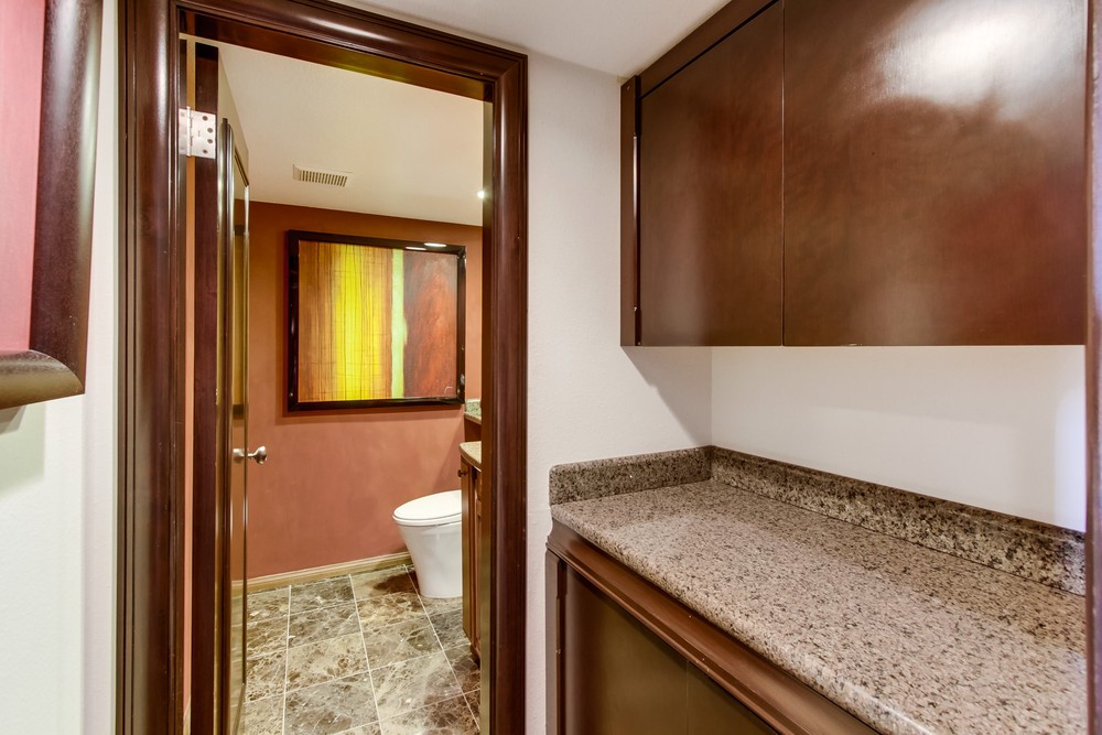 Virtual tour photo 20 of 45 for 6733 Fashion Hills Blvd