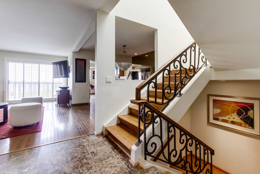 Virtual tour photo 22 of 45 for 6733 Fashion Hills Blvd