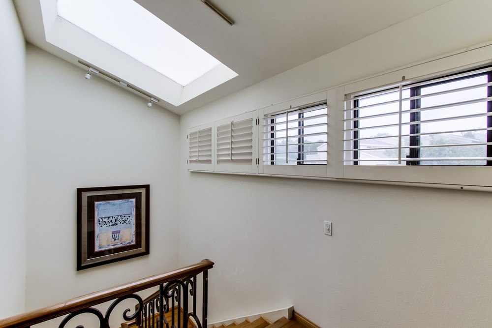 Virtual tour photo 31 of 45 for 6733 Fashion Hills Blvd