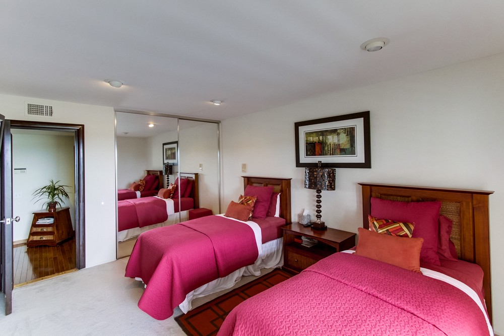 Virtual tour photo 34 of 45 for 6733 Fashion Hills Blvd