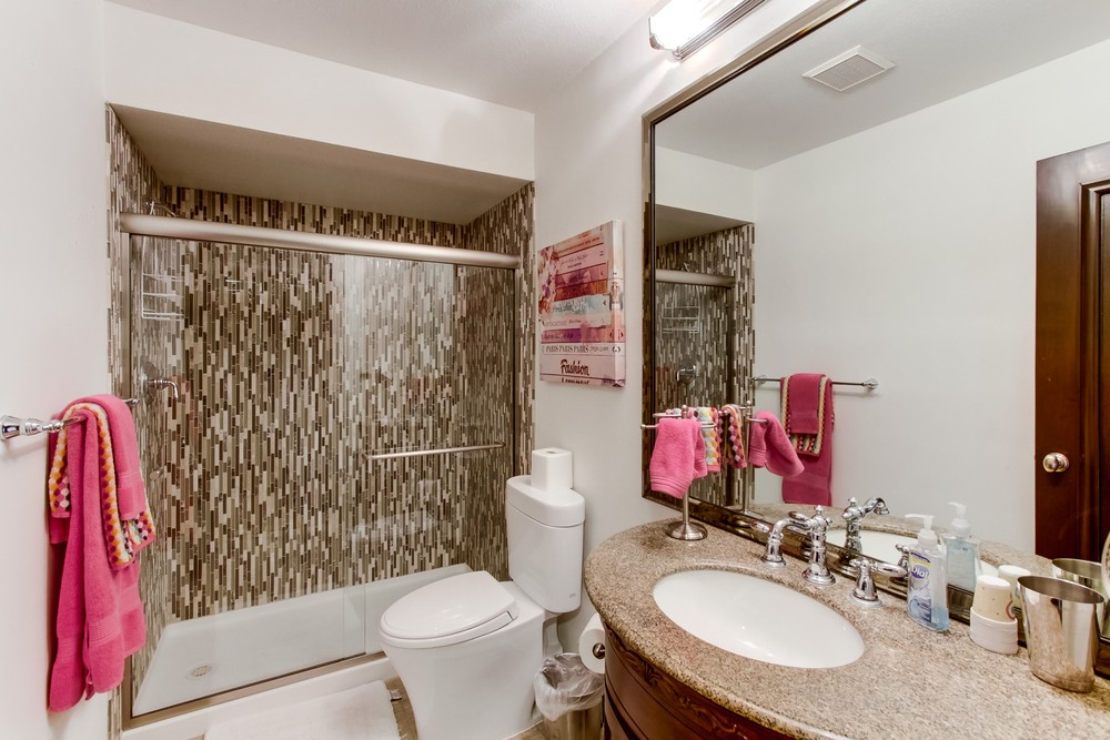 Virtual tour photo 38 of 45 for 6733 Fashion Hills Blvd