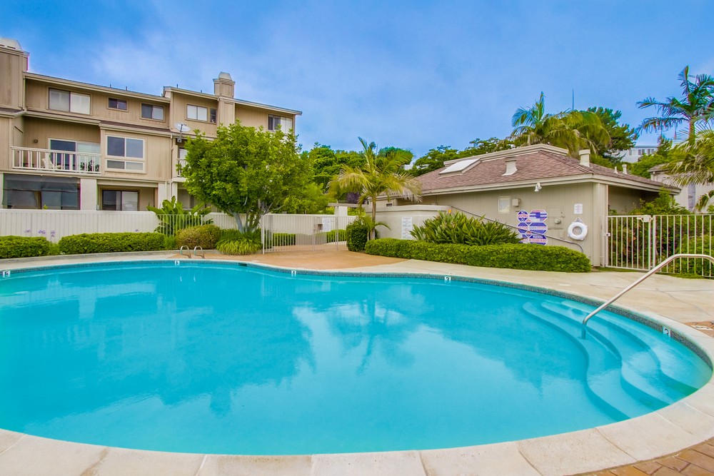 Virtual tour photo 43 of 45 for 6733 Fashion Hills Blvd