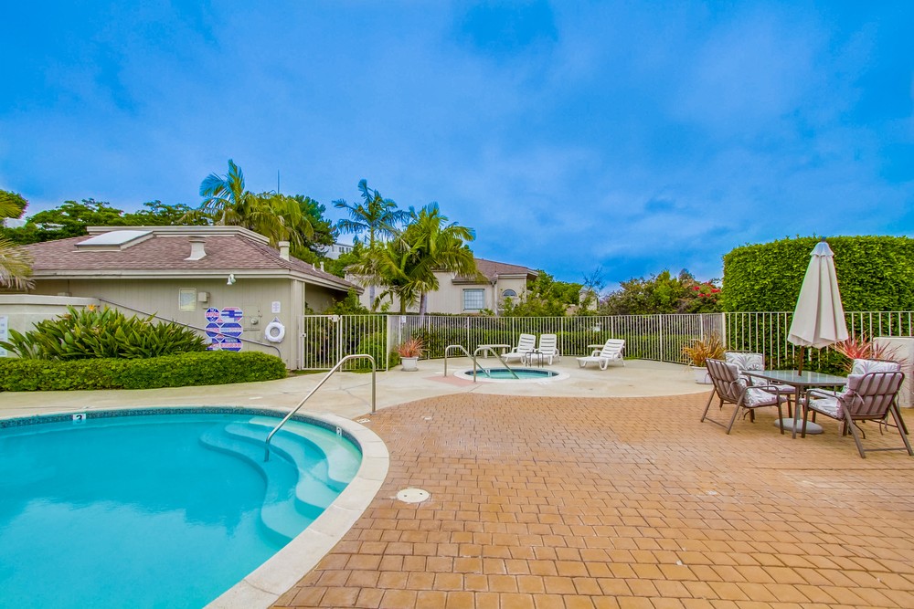 Virtual tour photo 44 of 45 for 6733 Fashion Hills Blvd