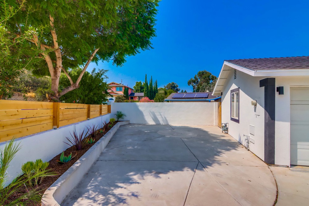 Virtual tour photo 6 of 54 for 6734 Arinjade Way