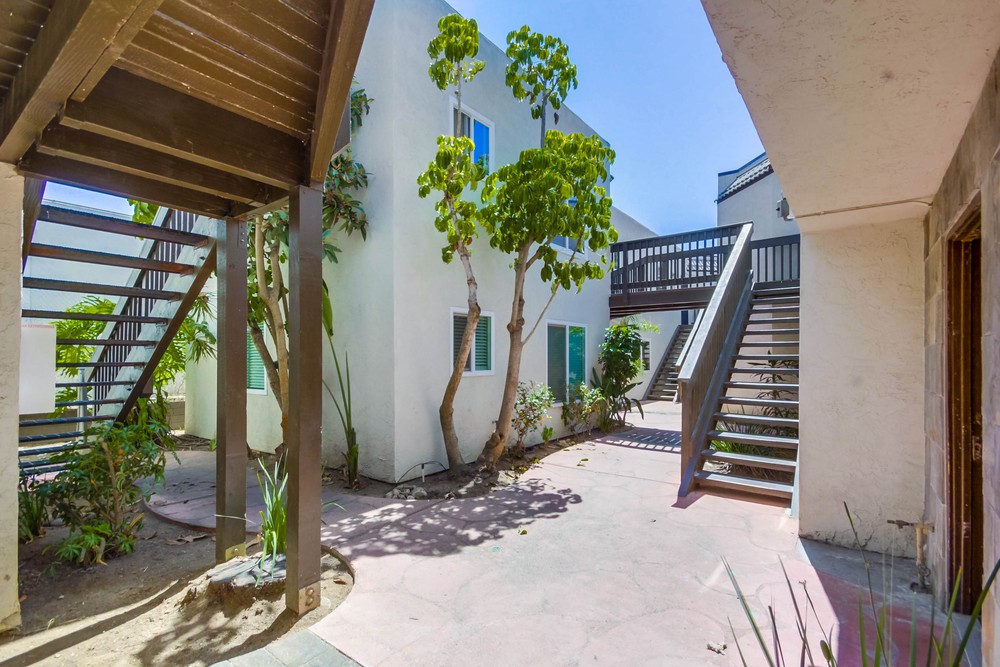 Virtual tour photo 9 of 28 for 6735 Amherst St