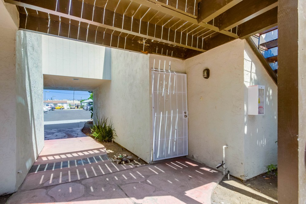 Virtual tour photo 10 of 28 for 6735 Amherst St