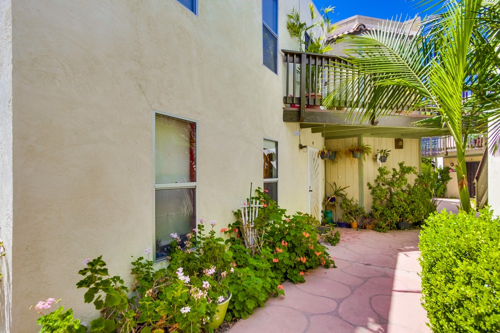 Virtual tour photo 7 of 24 for 6735 Amherst Street #9