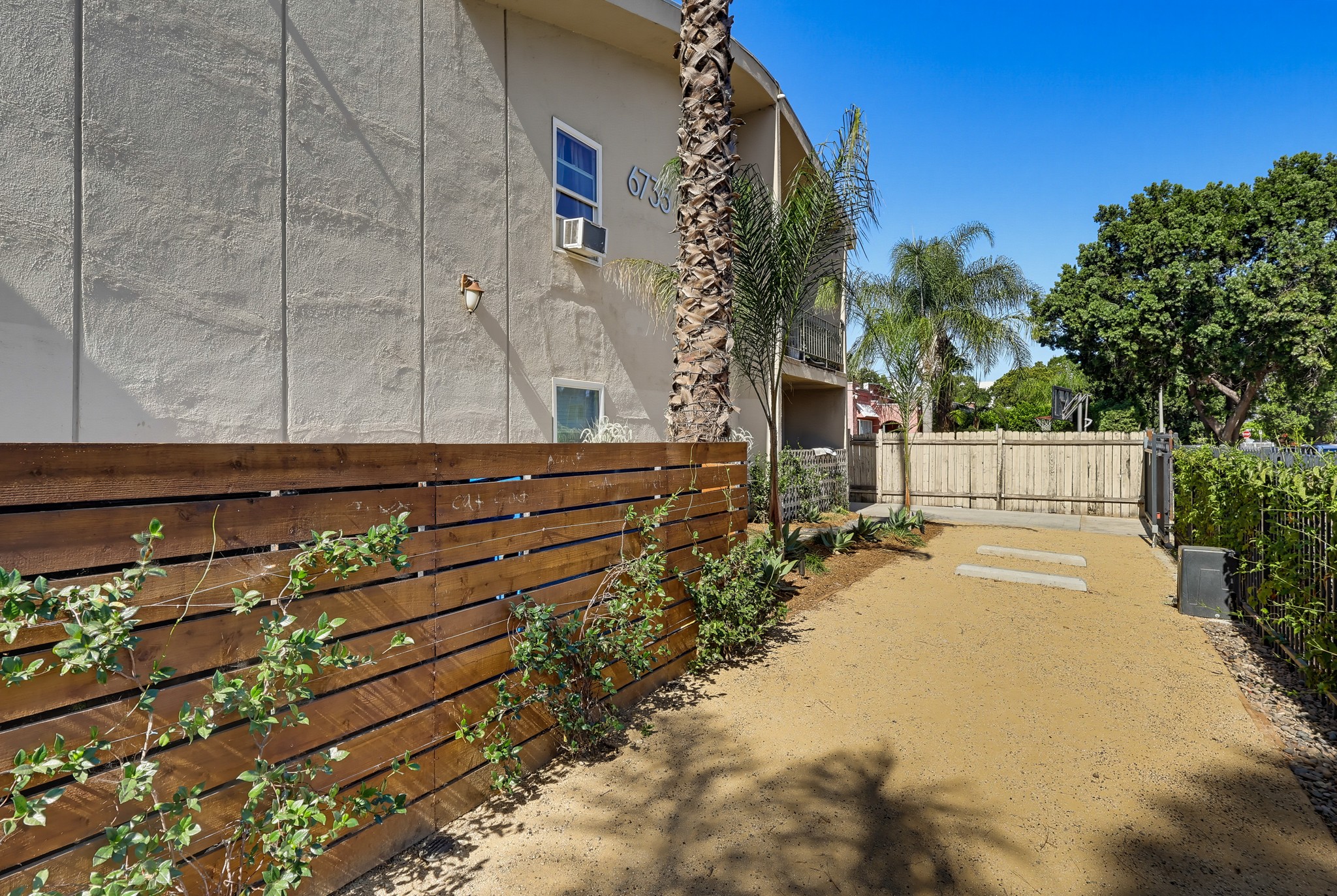 Virtual tour photo 20 of 28 for 6735 Brynhurst Ave