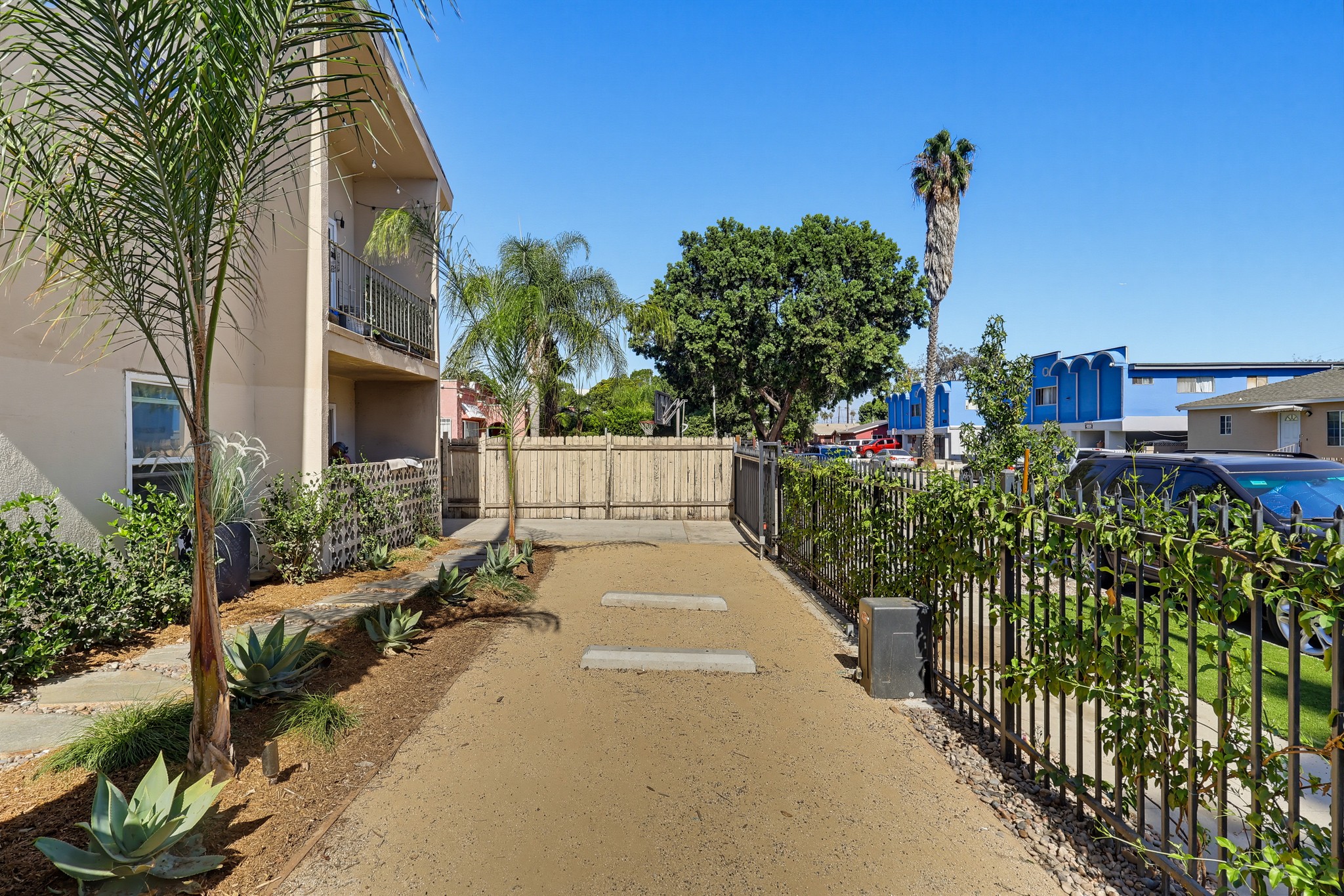Virtual tour photo 21 of 28 for 6735 Brynhurst Ave