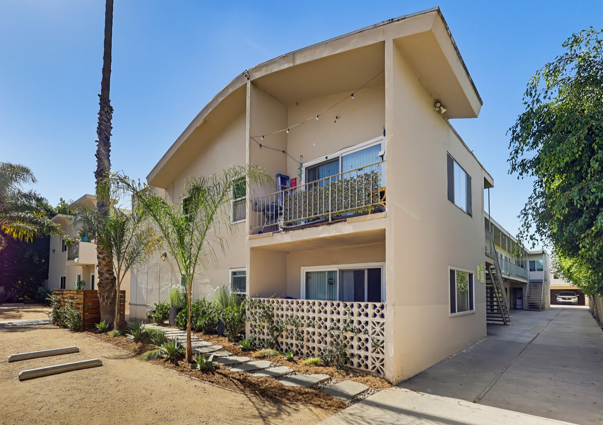Virtual tour photo 22 of 28 for 6735 Brynhurst Ave