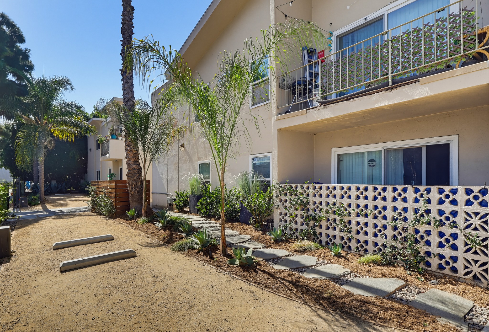 Virtual tour photo 23 of 28 for 6735 Brynhurst Ave