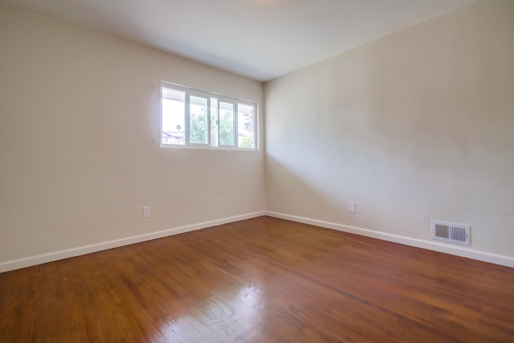 Virtual tour photo 33 of 53 for 6738 Akins Ave