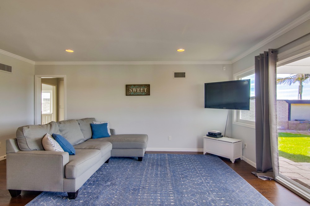 Virtual tour photo 12 of 63 for 6744 Winona Ave