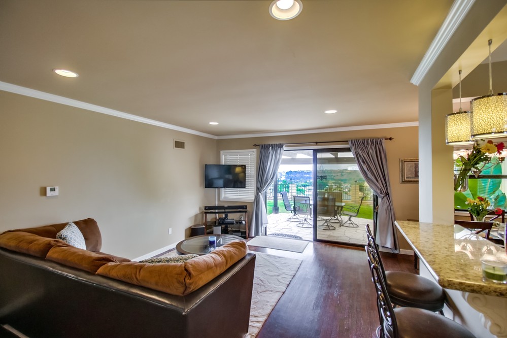 Virtual tour photo 7 of 55 for 6744 Winona Avenue