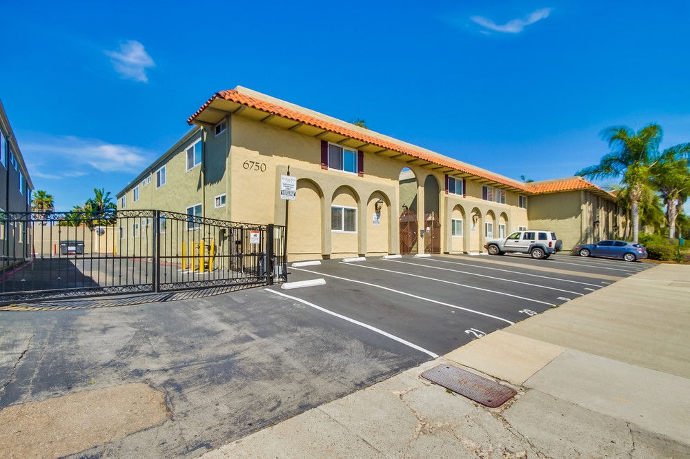 Virtual tour photo 3 of 31 for 6750 Beadnell Way #53