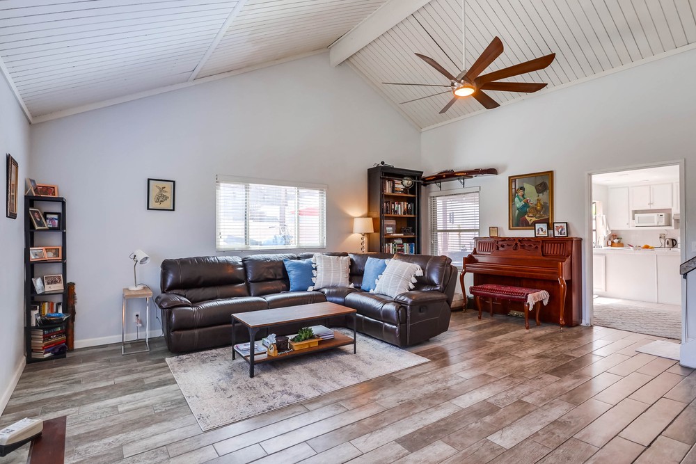 Virtual tour photo 4 of 32 for 6761 Parkside Ave