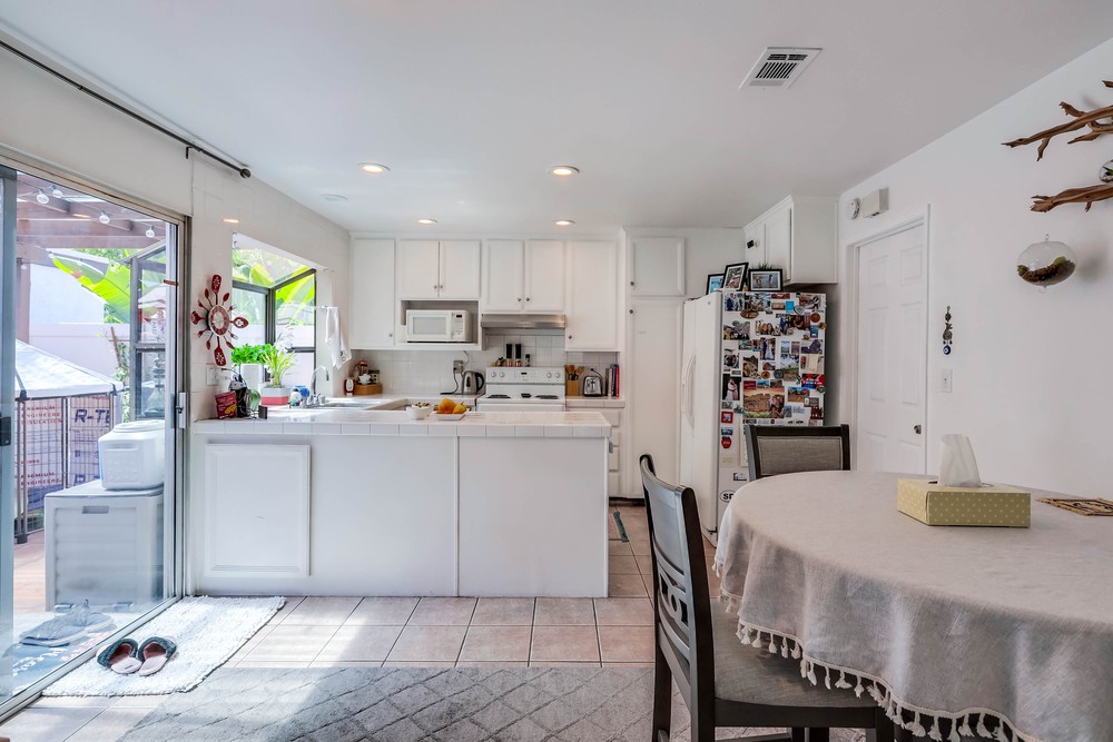 Virtual tour photo 8 of 32 for 6761 Parkside Ave