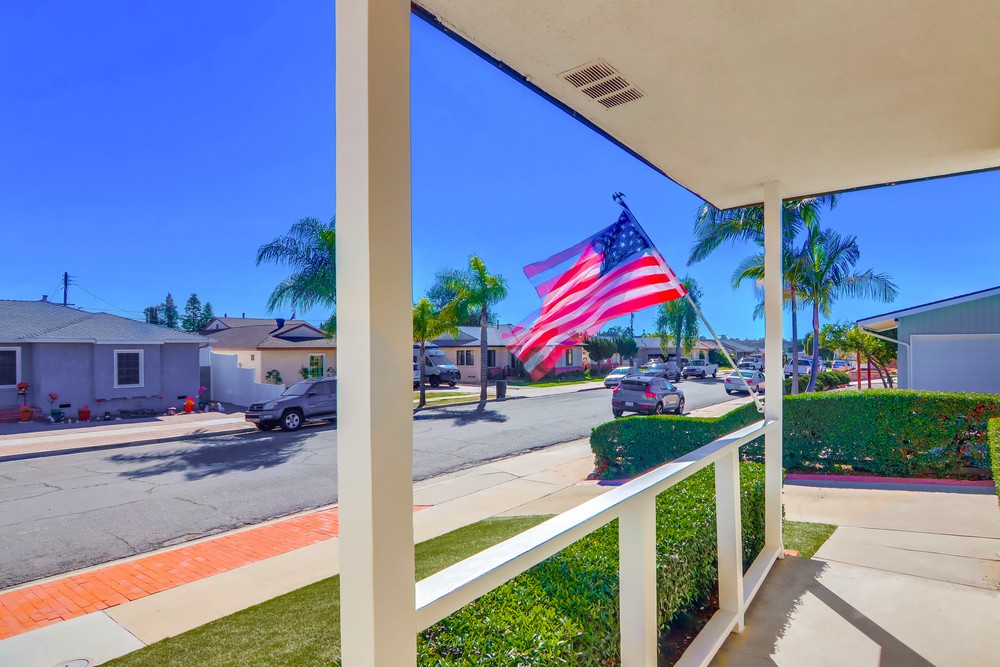 Virtual tour photo 6 of 52 for 6772 Delfern St