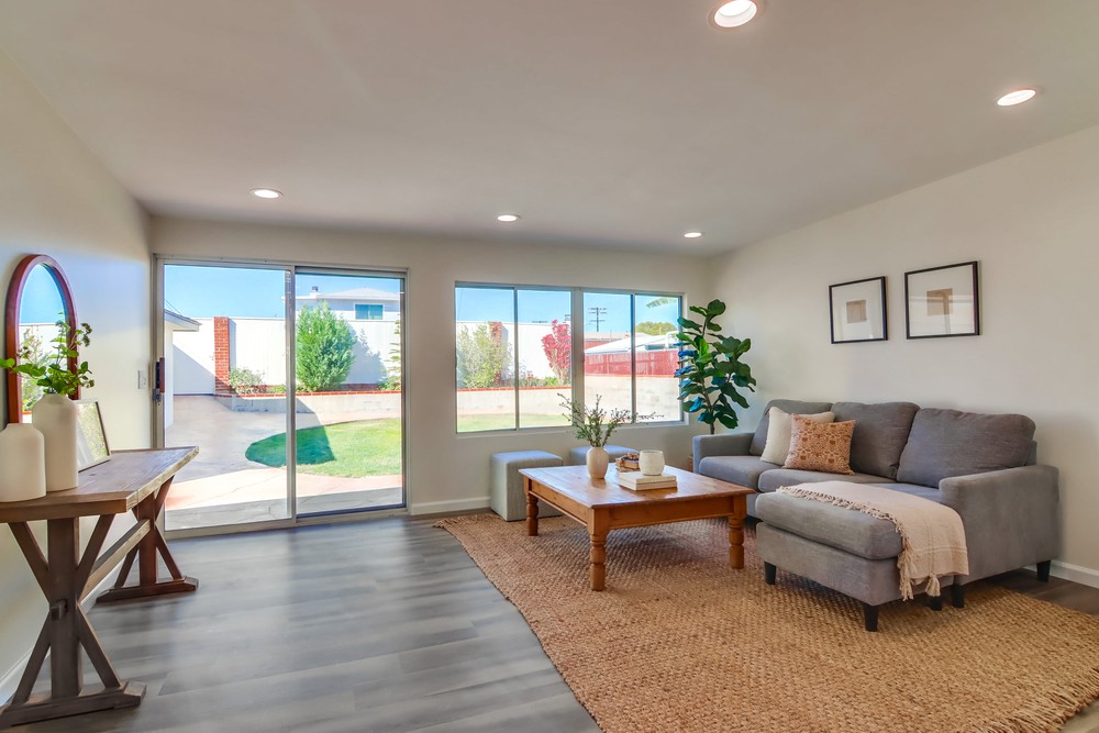 Virtual tour photo 7 of 52 for 6772 Delfern St