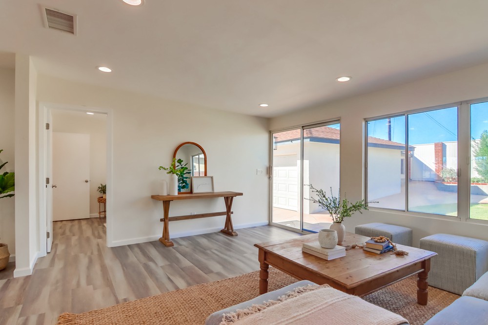 Virtual tour photo 10 of 52 for 6772 Delfern St