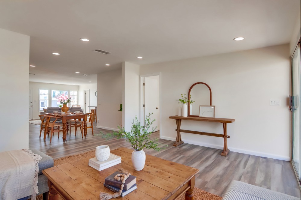 Virtual tour photo 13 of 52 for 6772 Delfern St