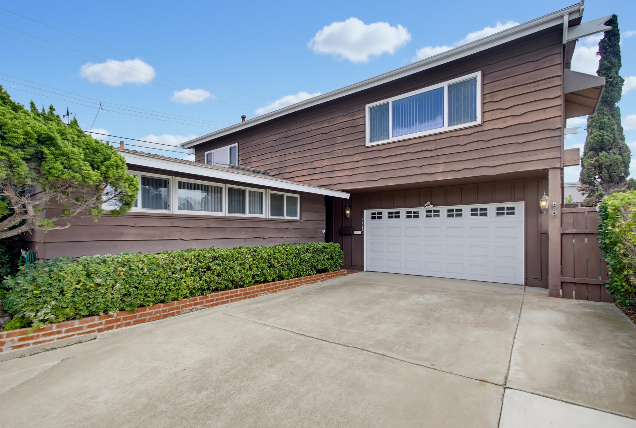 Virtual tour photo 6 of 69 for 6789 Renkrib Ave